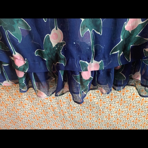 ELLE Sheer Top - Picture 5 of 5